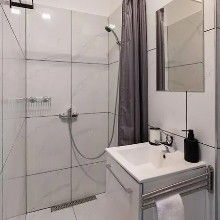 Apartman Cozy And Stylish In The Ruin Bar District *