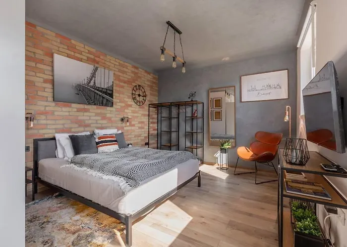 Cozy And Stylish In The Ruin Bar District Budapesta