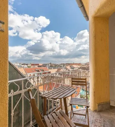 Cozy And Stylish In The Ruin Bar District Apartament Budapesta