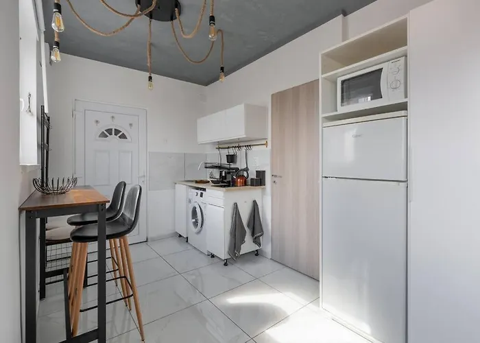 Apartment Cozy And Stylish In The Ruin Bar District *