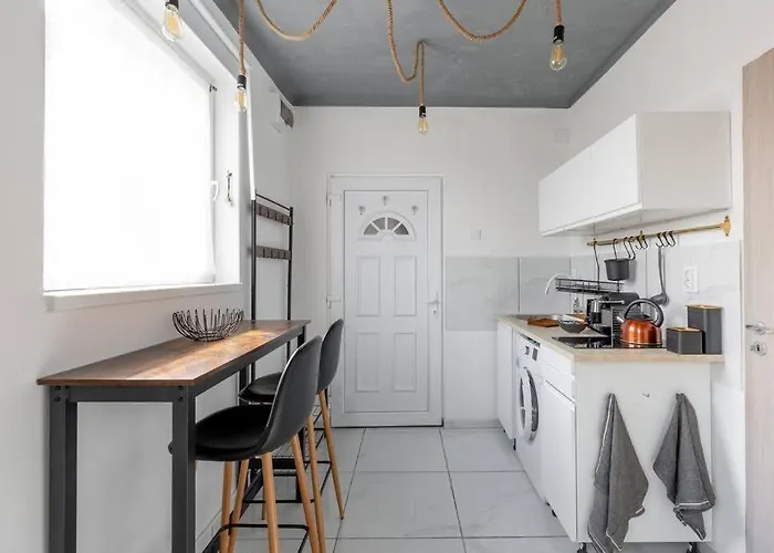 Apartment Cozy And Stylish In The Ruin Bar District